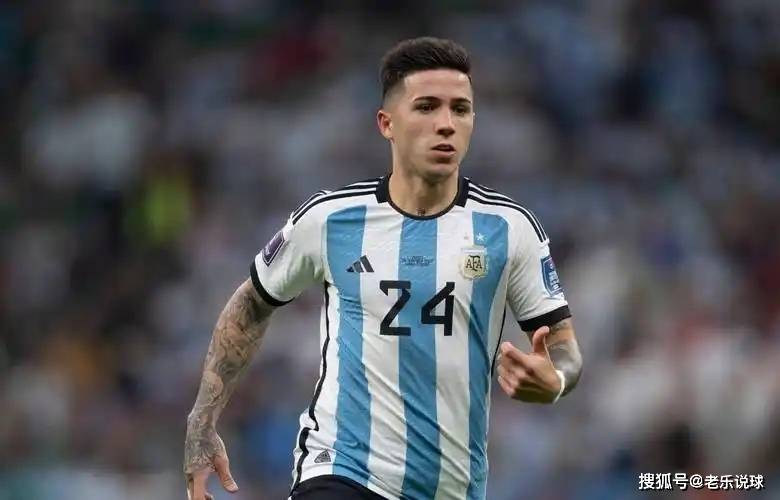 切尔西学学吧，看看阿根廷队，如何将恩佐改成“8号梅西”的