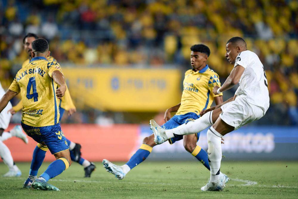 西甲-维尼修斯破门+失点 皇马1-2遭瓦伦西亚补时绝杀