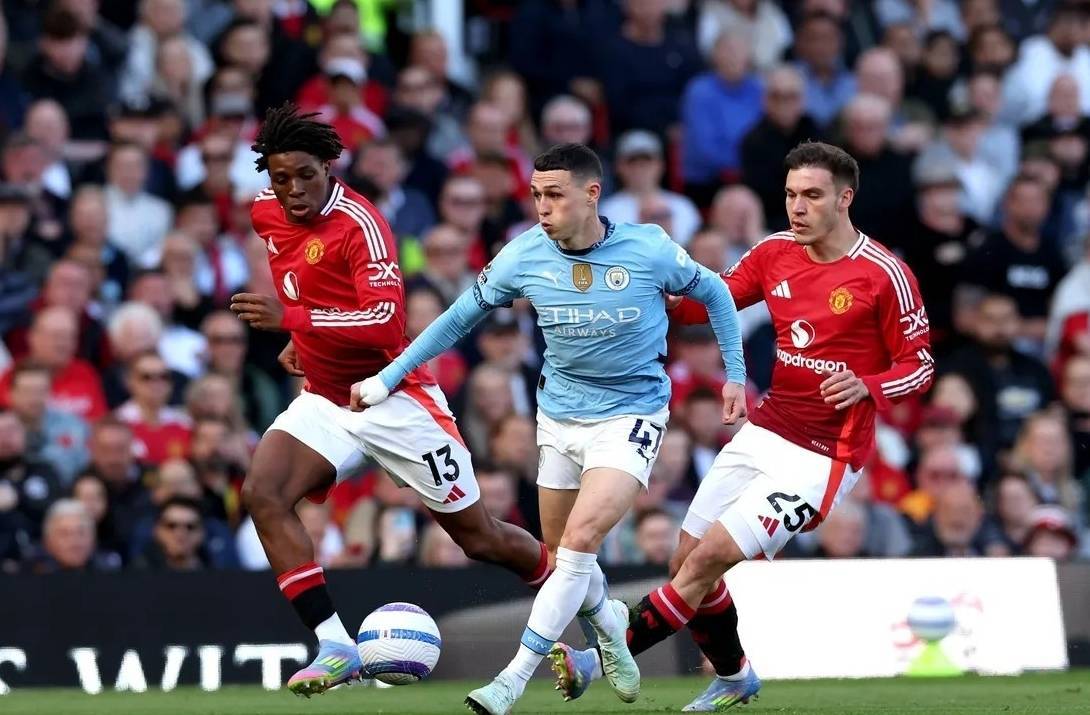 丑陋的曼市德比！1.3亿超巨失单刀，曼城0-0曼联，切尔西笑纳大礼