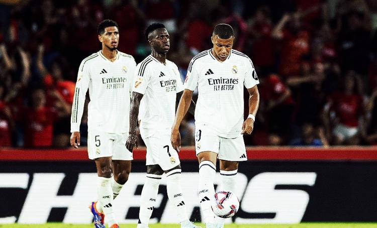 欧冠爆冷引发皇马内部风暴！核心球员公开质疑安切洛蒂的执教能力